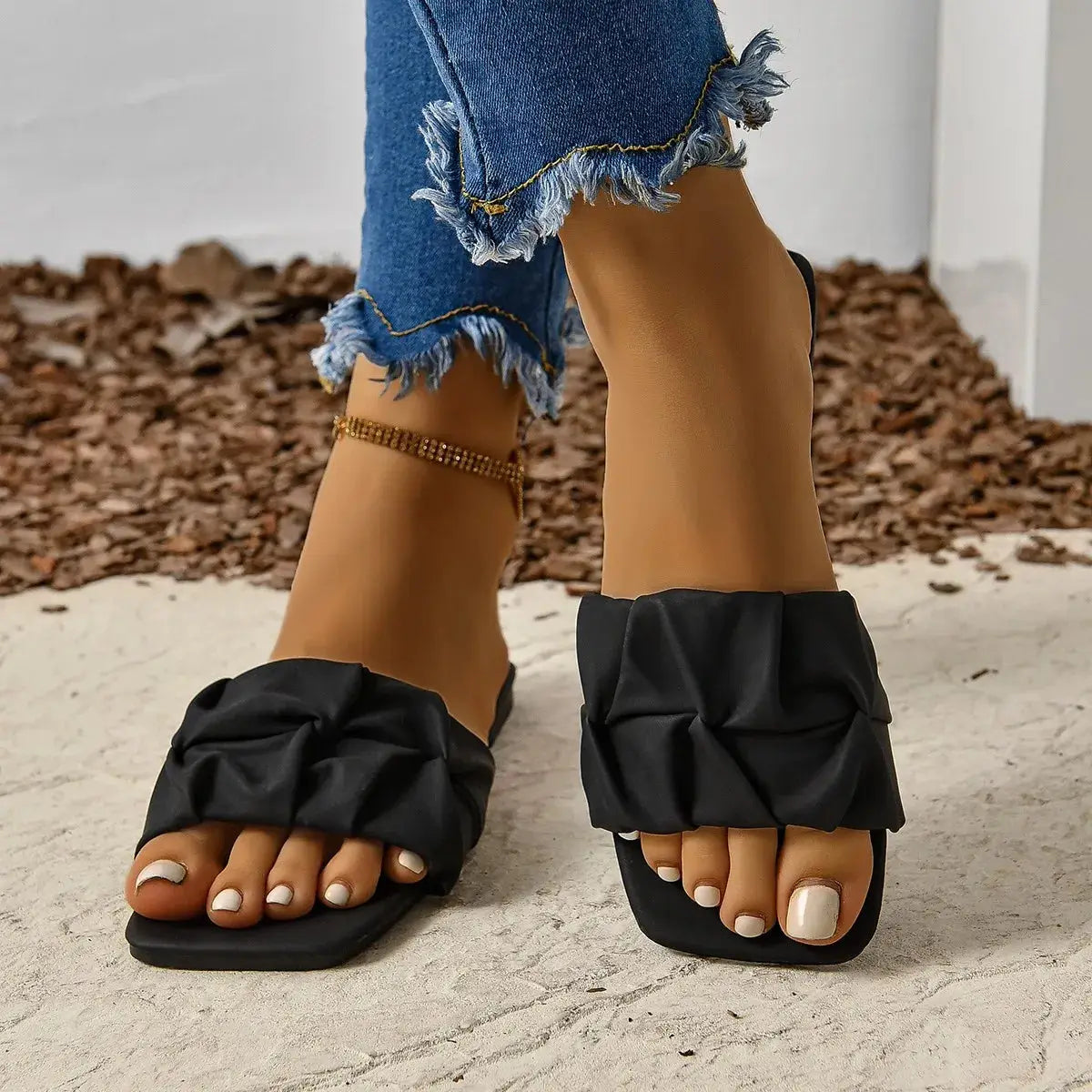 Summer Breeze Pleated Slippers